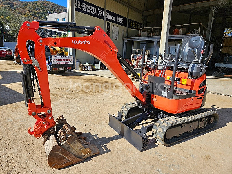 구보다 U17 2019년식 트랙신품 버켓3종 1.7톤급 미니 중고굴삭기 미니017--0